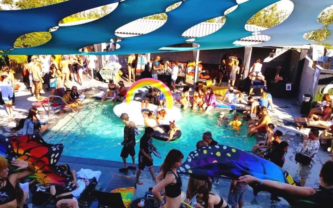 TropiKroma Pool party